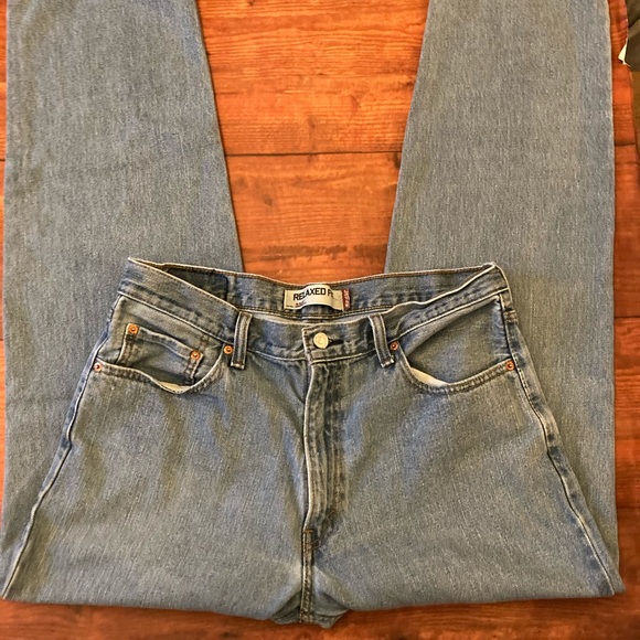 Levi’s 550 Relaxed Fit Light/Medium Wash Jeans - Picture 5 of 8